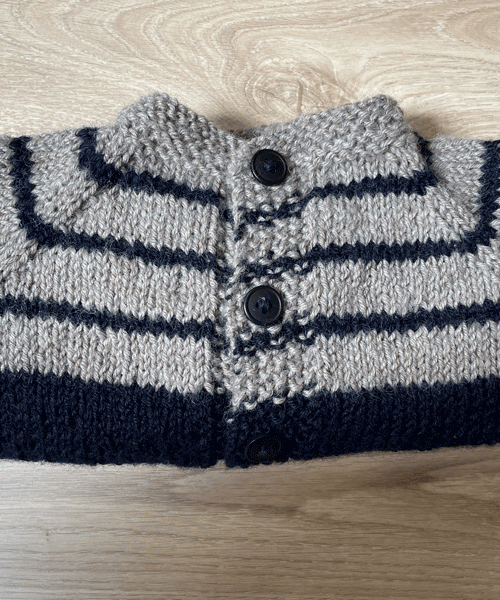 Chaqueta tejida en dos agujas