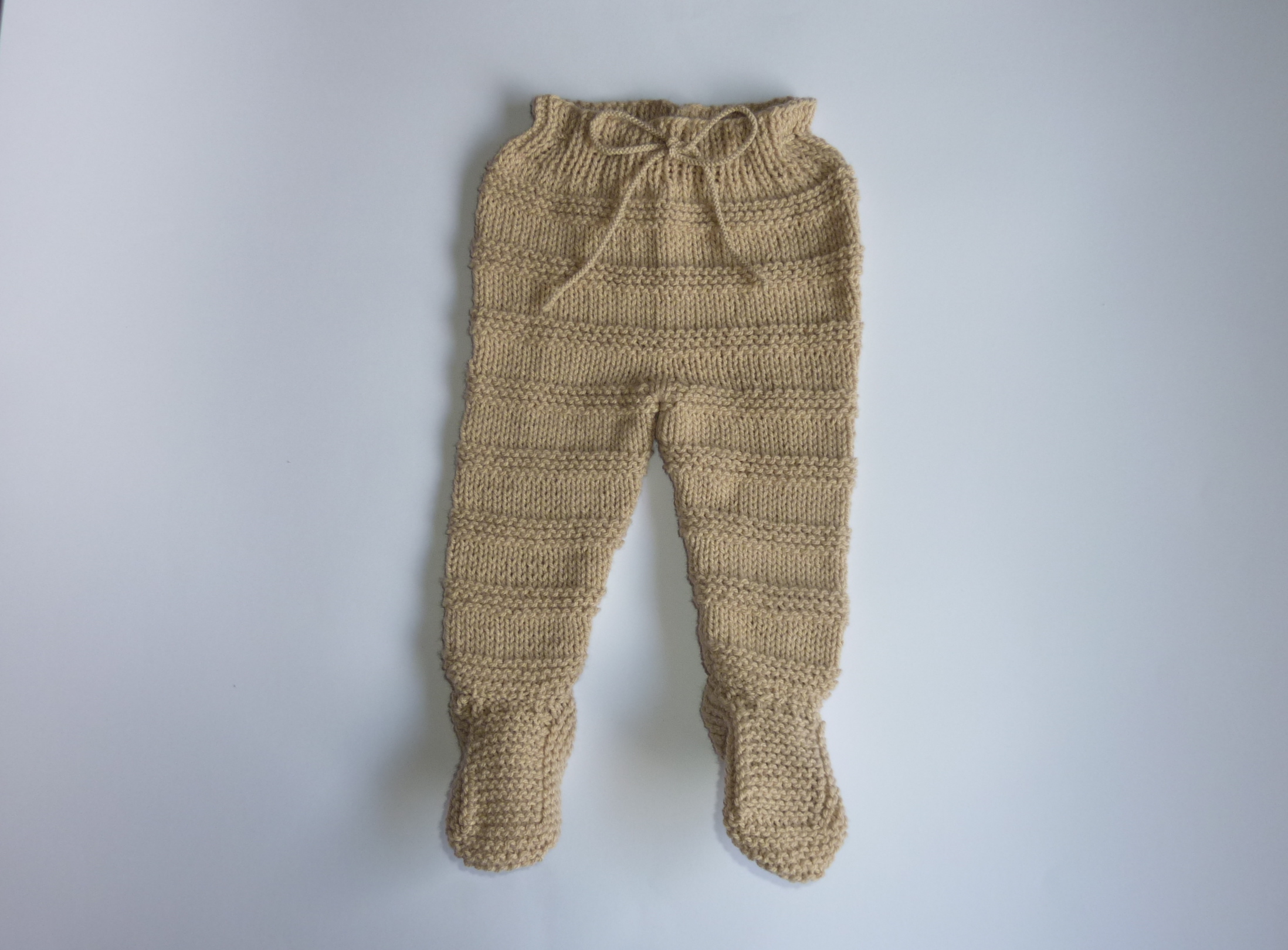 pantalón para bebe tejido en dos agujas