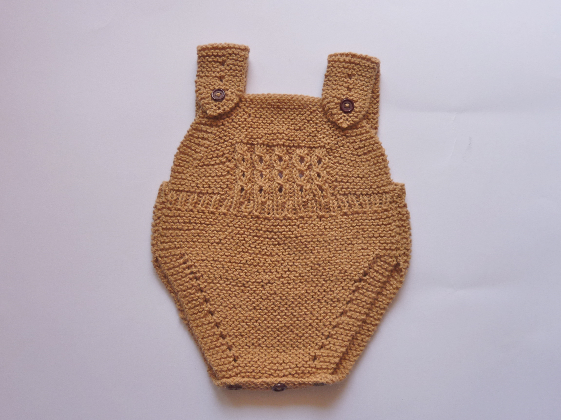 Ranita tejida café para bebe